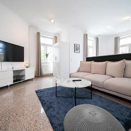 - Kitchen & More Apartment *